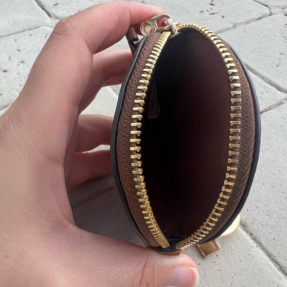 Coach circular coin pouch bag charm - Picture 3 of 8